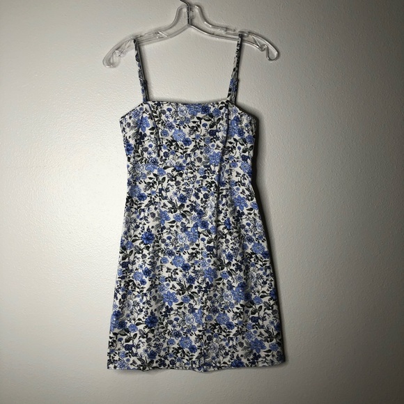 wild fable Dresses & Skirts - Wild Fable Blue Floral Fitted Mini Dress